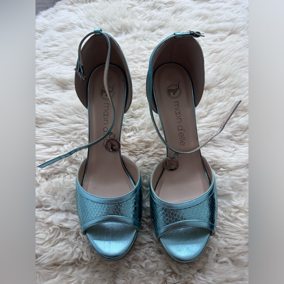 Moon D’elle The Nebbiolina Metallic Blue Leather Ankle Strap Heels - Picture 7 of 13